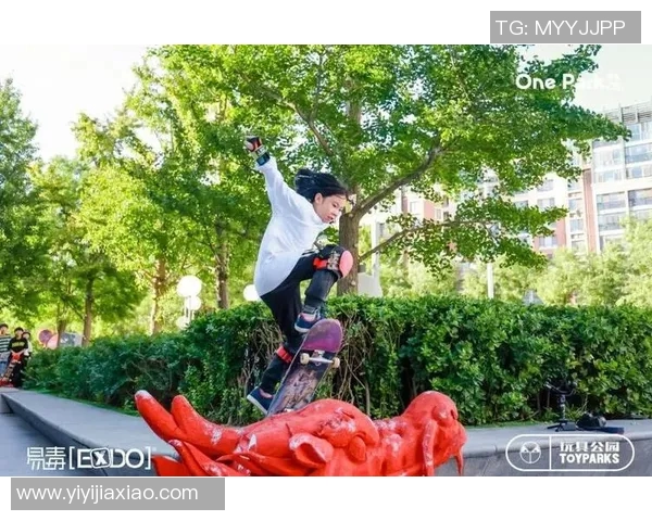 重庆滑板队展现灵活性与创新精神的精彩瞬间